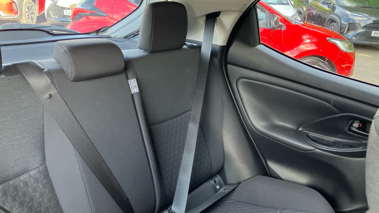 Toyota Yaris 1.5 Hybrid Design 5dr CVT Hybrid Hatchback